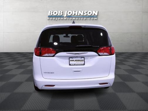 2021 Chrysler Voyager L