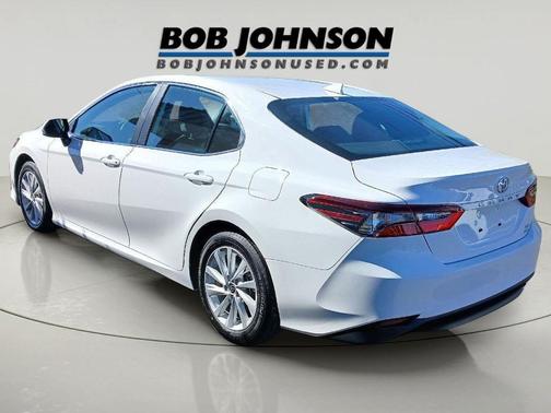 White 2022 Toyota Camry LE