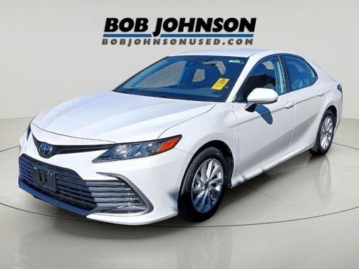 White 2022 Toyota Camry LE