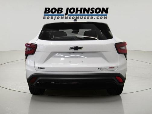 Summit White 2024 Chevrolet Trax FWD 1RS