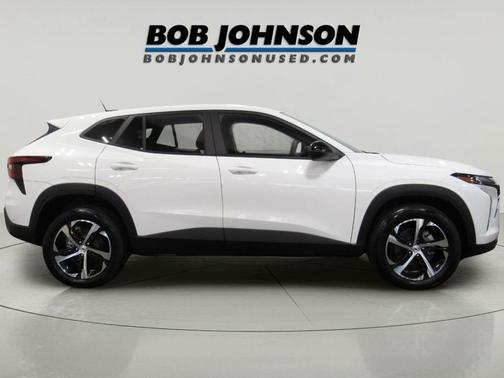 Summit White 2024 Chevrolet Trax FWD 1RS