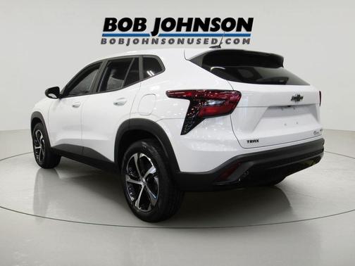 Summit White 2024 Chevrolet Trax FWD 1RS