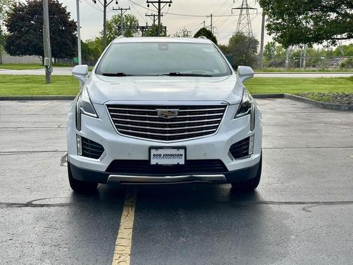 Crystal White Tricoat 2017 Cadillac XT5 Platinum