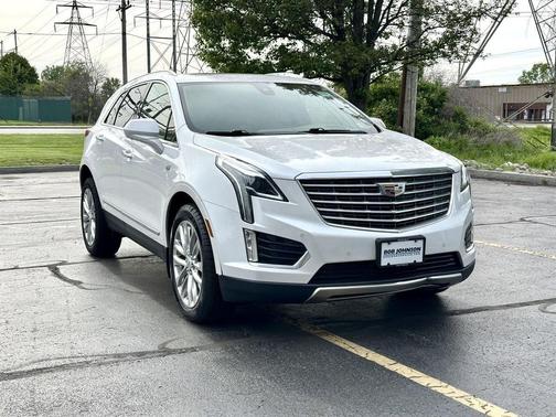 Crystal White Tricoat 2017 Cadillac XT5 Platinum