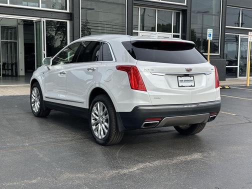 Crystal White Tricoat 2017 Cadillac XT5 Platinum