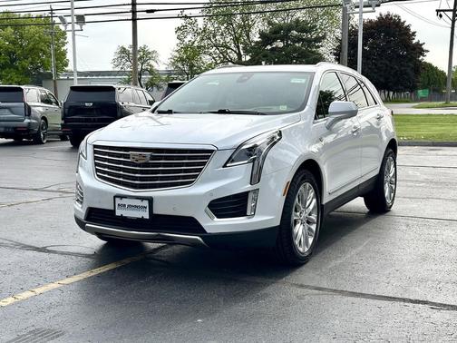 Crystal White Tricoat 2017 Cadillac XT5 Platinum