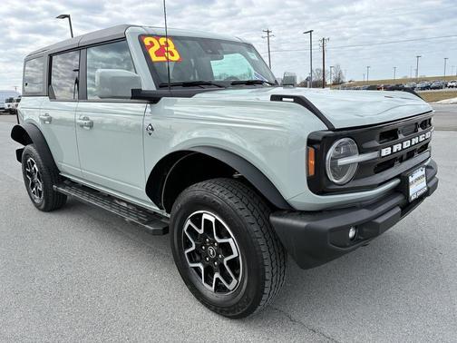 Cactus Gray 2023 Ford Bronco Outer Banks