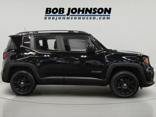 Black Clearcoat 2021 Jeep Renegade Latitude