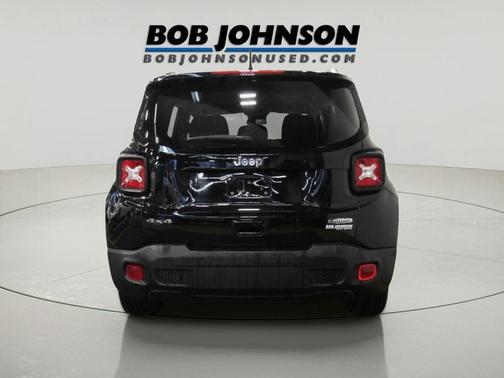 Black Clearcoat 2021 Jeep Renegade Latitude