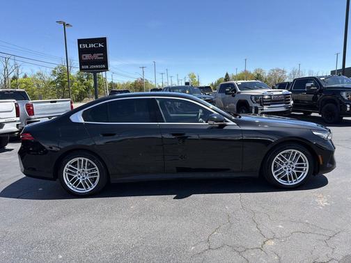 Black Sapphire Metallic 2024 BMW 530 xDrive