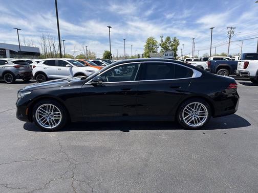 Black Sapphire Metallic 2024 BMW 530 xDrive