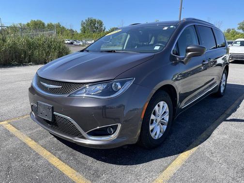 2018 Chrysler Pacifica Touring-L