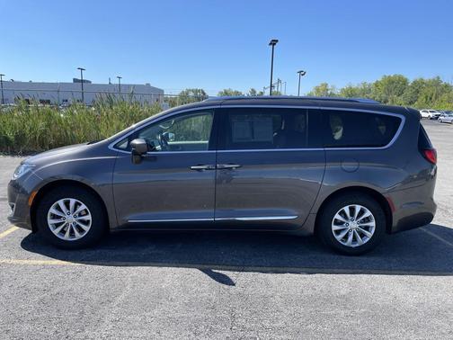 2018 Chrysler Pacifica Touring-L