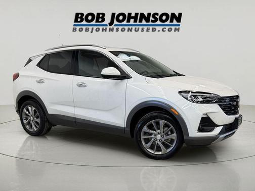 White Frost Tricoat 2023 Buick Encore GX Essence