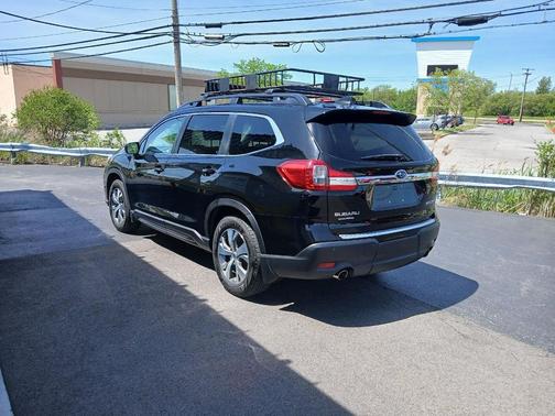 Crystal Black Silica 2021 Subaru Ascent Premium 8-Passenger