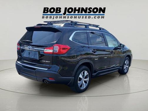 Crystal Black Silica 2021 Subaru Ascent Premium 8-Passenger