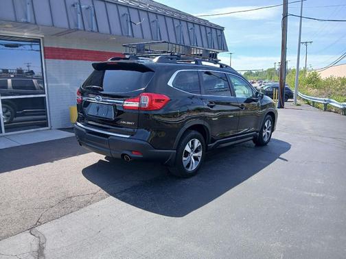 Crystal Black Silica 2021 Subaru Ascent Premium 8-Passenger