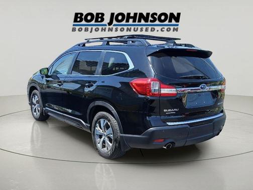 Crystal Black Silica 2021 Subaru Ascent Premium 8-Passenger