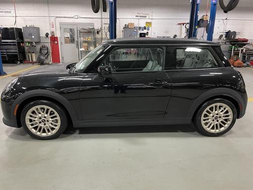 2025 MINI Hardtop Cooper