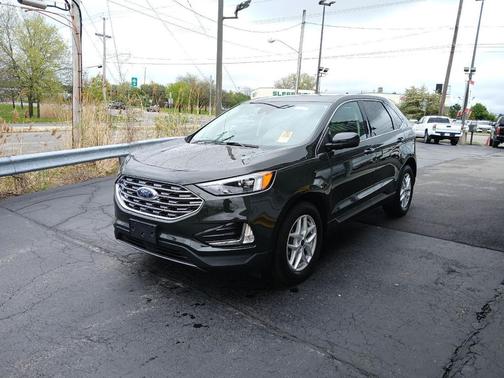 Forged Green Metallic 2022 Ford Edge SEL