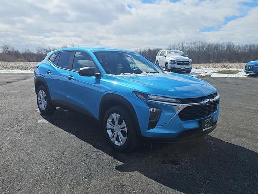 2025 Chevrolet Trax LS