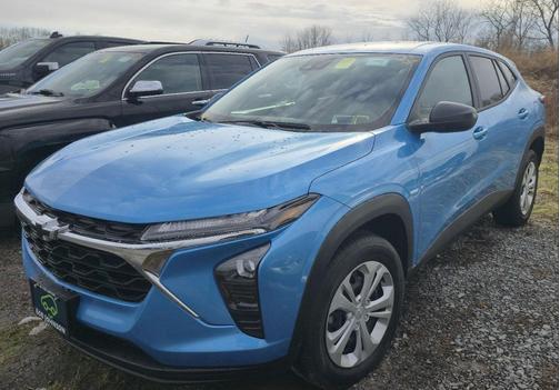 2025 Chevrolet Trax LS