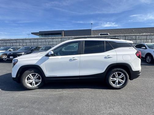 Summit White 2023 GMC Terrain SLE