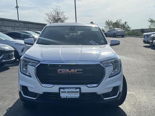 Summit White 2023 GMC Terrain SLE