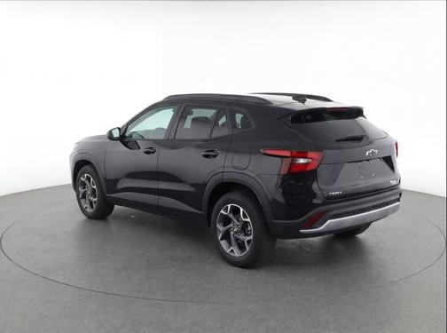 Mosaic Black Metallic 2024 Chevrolet Trax LT