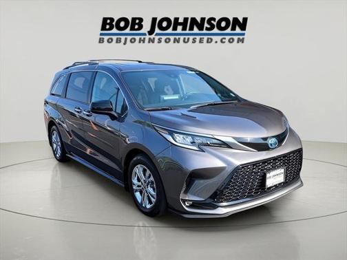 2022 Toyota Sienna XSE 7 Passenger