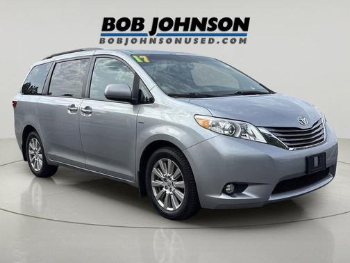 Silver Sky Metallic 2017 Toyota Sienna XLE