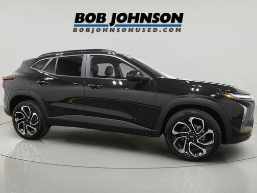 Mosaic Black Metallic 2024 Chevrolet Trax FWD 2RS