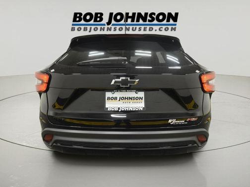 Mosaic Black Metallic 2024 Chevrolet Trax FWD 2RS
