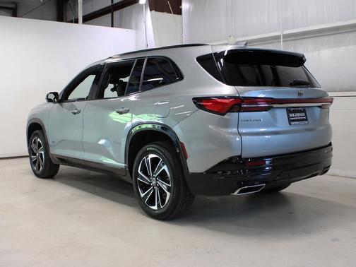 GY 2025 Buick Enclave Sport Touring