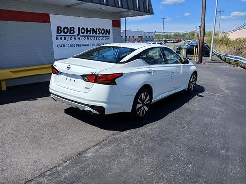 Pearl White Tricoat 2020 Nissan Altima 2.5 SV