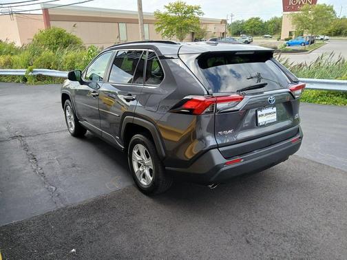 2020 Toyota RAV4 Hybrid XLE