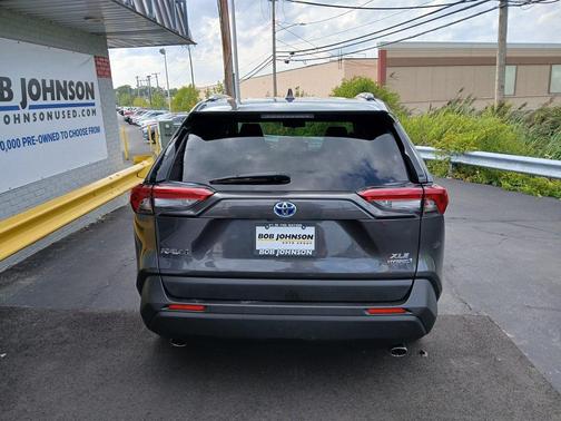 2020 Toyota RAV4 Hybrid XLE