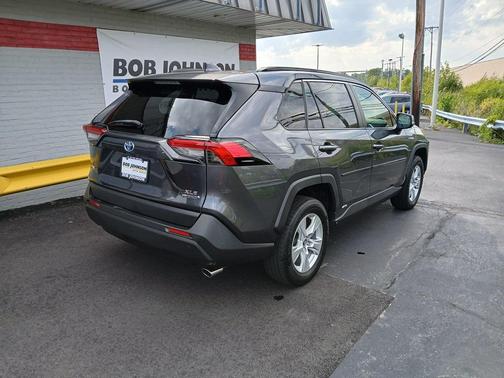 2020 Toyota RAV4 Hybrid XLE
