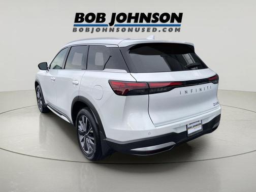Radiant White 2026 INFINITI QX60 LUXE AWD