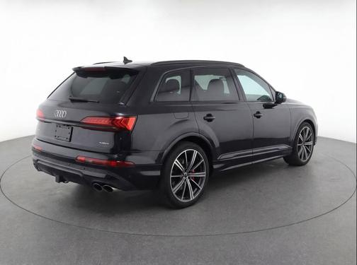 Mythos Black Metallic 2022 Audi SQ7 4.0T Prestige