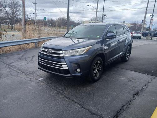Shoreline Blue Pearl 2017 Toyota Highlander SUV