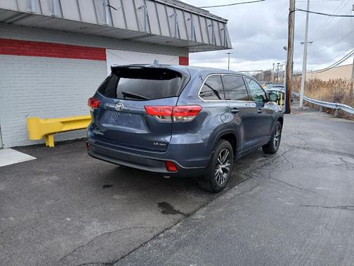 Shoreline Blue Pearl 2017 Toyota Highlander SUV