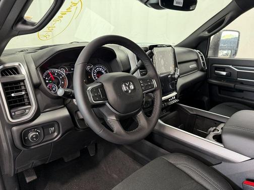2025 RAM 2500 Big Horn Crew Cab 4x4 6'4' Box