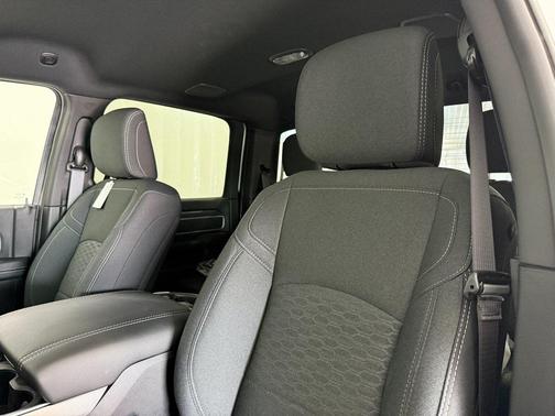 2025 RAM 2500 Big Horn Crew Cab 4x4 6'4' Box