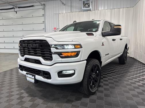 2025 RAM 2500 Big Horn Crew Cab 4x4 6'4' Box
