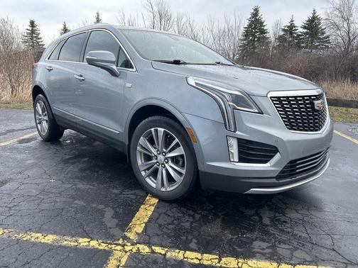 Argent Silver Metallic 2023 Cadillac XT5 Premium Luxury