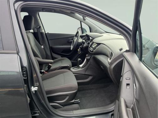 Nightfall Gray Metallic 2019 Chevrolet Trax LS