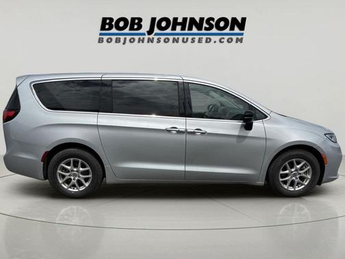 Silver Mist Clearcoat 2024 Chrysler Pacifica Touring L