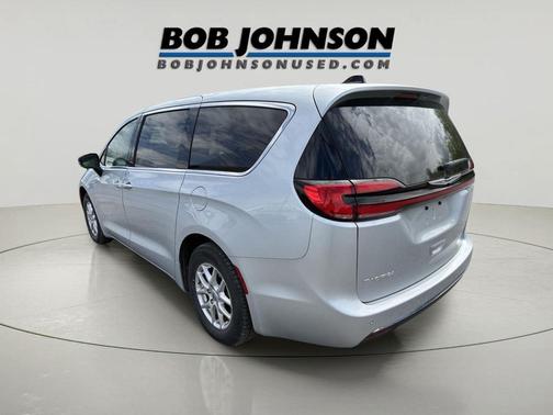 Silver Mist Clearcoat 2024 Chrysler Pacifica Touring L