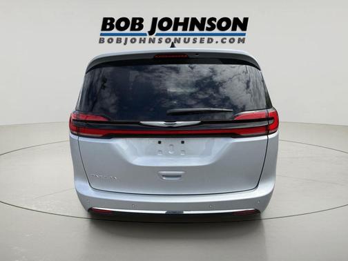 Silver Mist Clearcoat 2024 Chrysler Pacifica Touring L